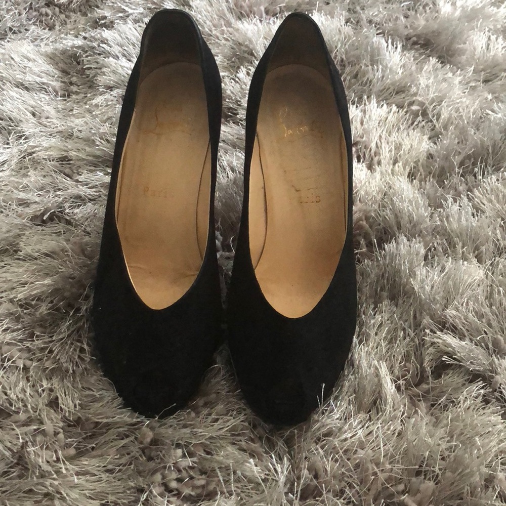 Christian Louboutin Peep Toe Pump